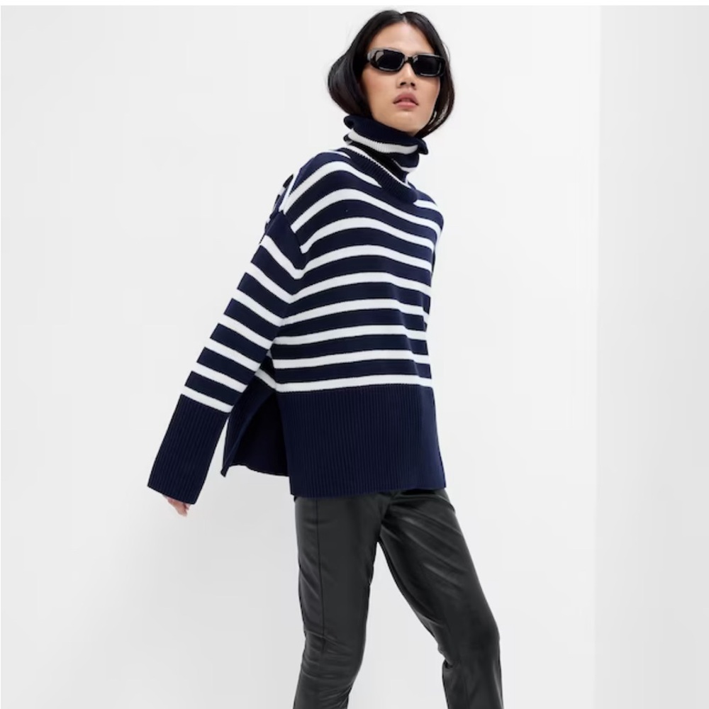 GAP 24/7 Split Hem Turtleneck Sweater
